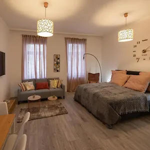 The By Radiant Apartamento Viena